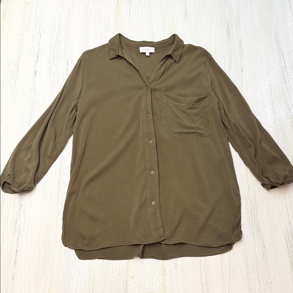 💚5/$25 SALE!💚 Bohme Khaki Olive Button-Down Blouse Sz M